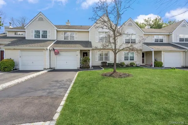 62 Mystic Circle, Bay Shore, NY 11706