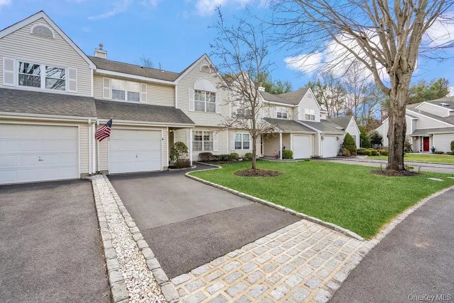 62 Mystic Circle, Bay Shore, NY 11706 - #3