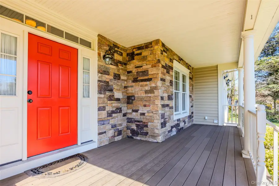 45 Cannon Court, Huntington, NY 11743 - #3