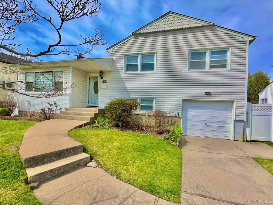 592 Benton Road, East Meadow, NY 11554 - #2