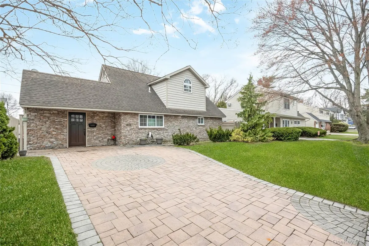 138 Rim Lane, Hicksville, NY 11801 - #1