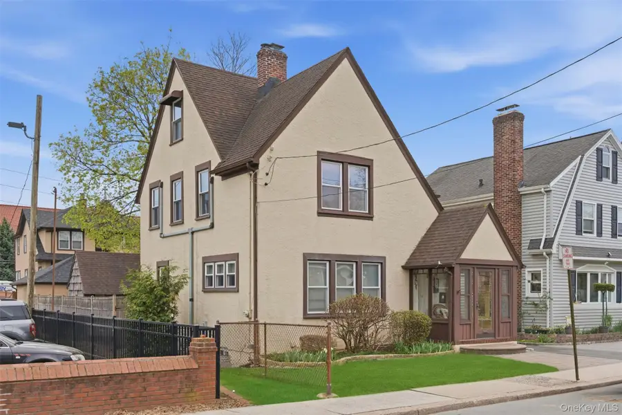 25 Iris Avenue, Floral Park, NY 11001 - #2