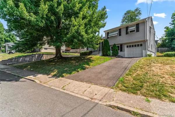 6 Valley View Terrace, Suffern, NY 10901