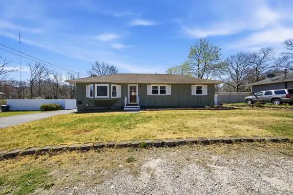 310 Jamaica Avenue, Medford, NY 11763