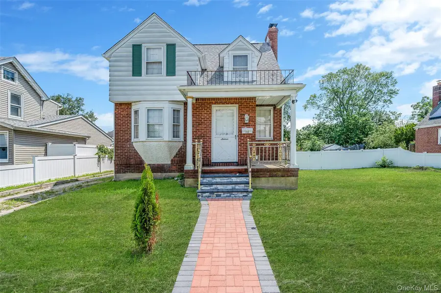 16 Felton Avenue, Valley Stream, NY 11580 - #2