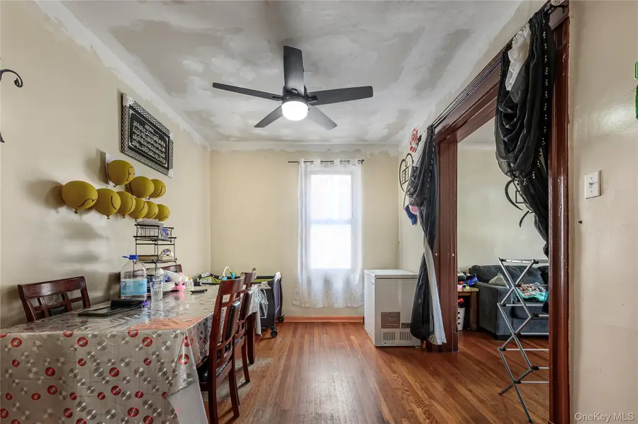 748 E 225 Street, Bronx, NY 10466 - #3