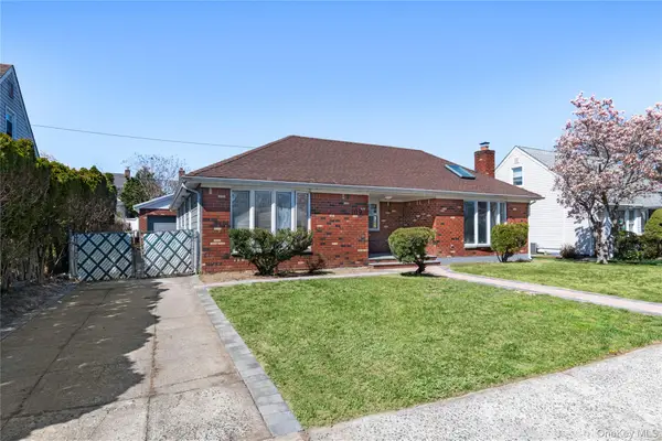 109 Evans Street, New Hyde Park, NY 11040