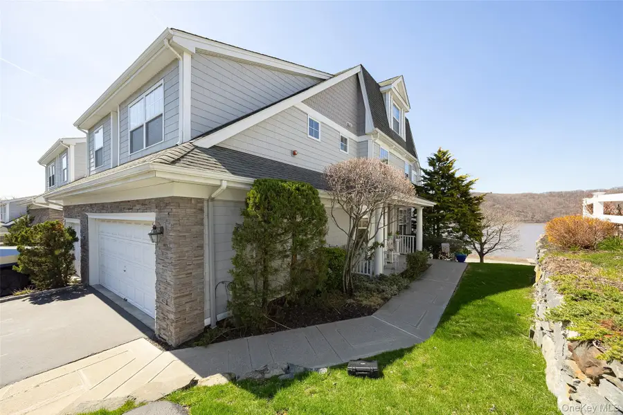 114 Hudson Pointe Drive, Poughkeepsie, NY 12601 - #2