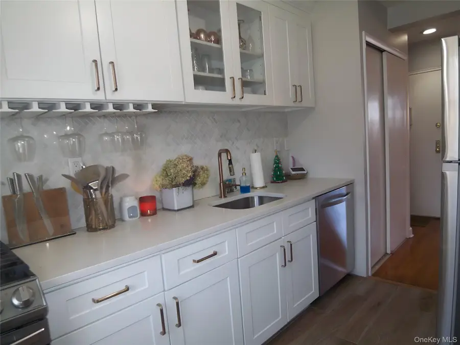 8 Cascade Terrace #1D, Yonkers, NY 10703 - #3