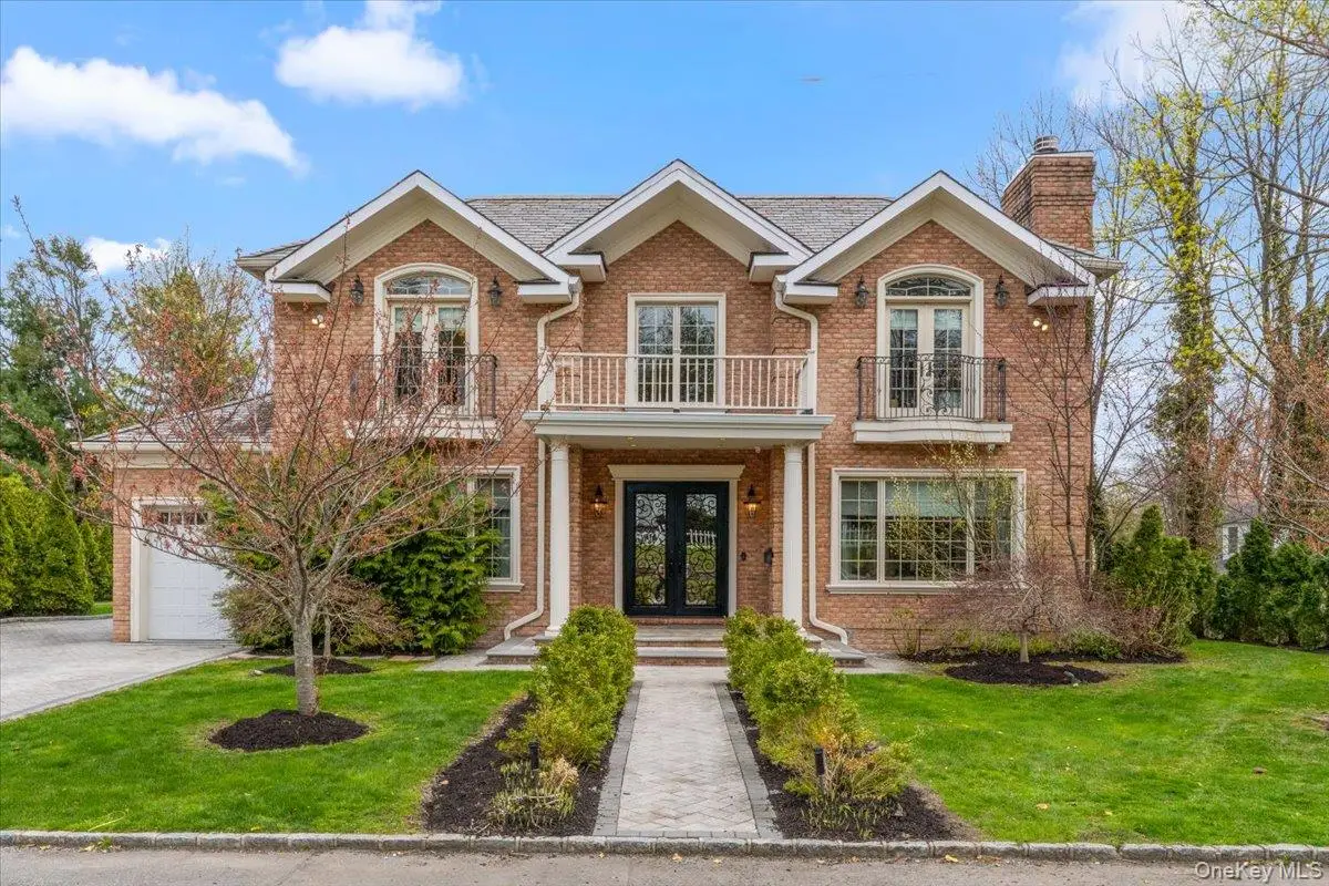 1 Devonshire Lane, Great Neck, NY 11023 - #1