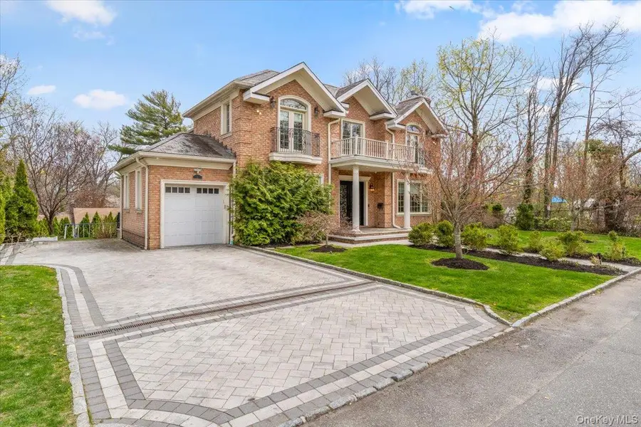 1 Devonshire Lane, Great Neck, NY 11023 - #2