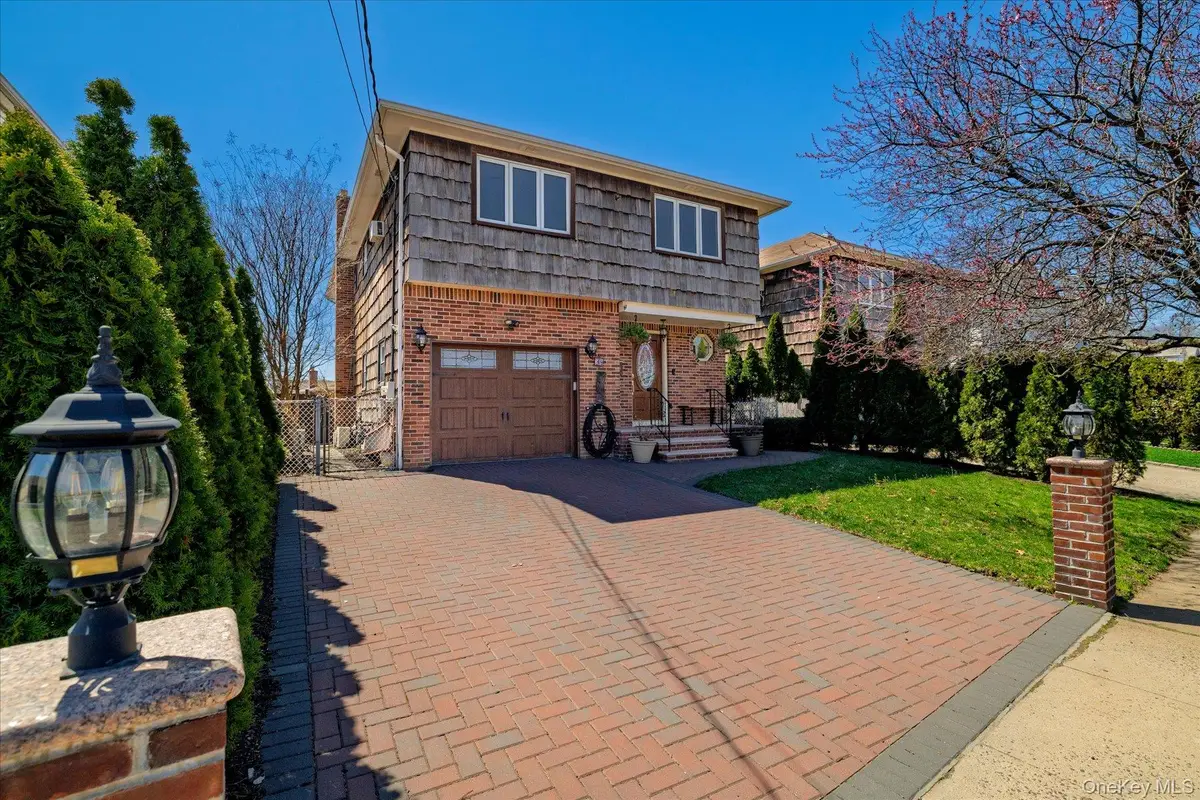 34 Vandewater Avenue, Floral Park, NY 11001 - #1