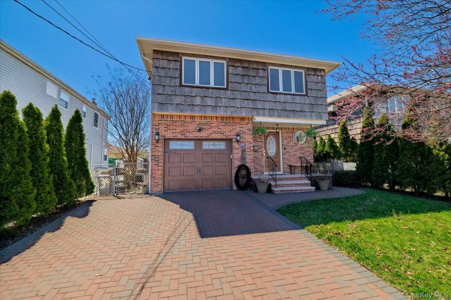 34 Vandewater Avenue, Floral Park, NY 11001 - #3