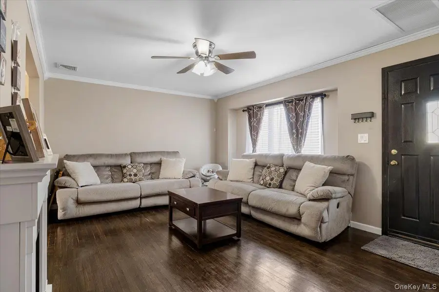 299 37 Street, Lindenhurst, NY 11757 - #3