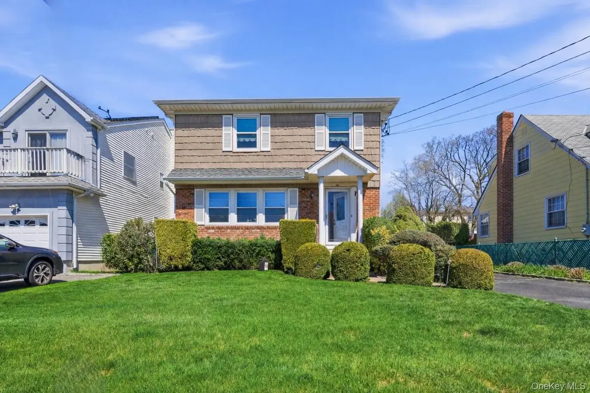 150 Hughes Place, Albertson, NY 11507 - #1