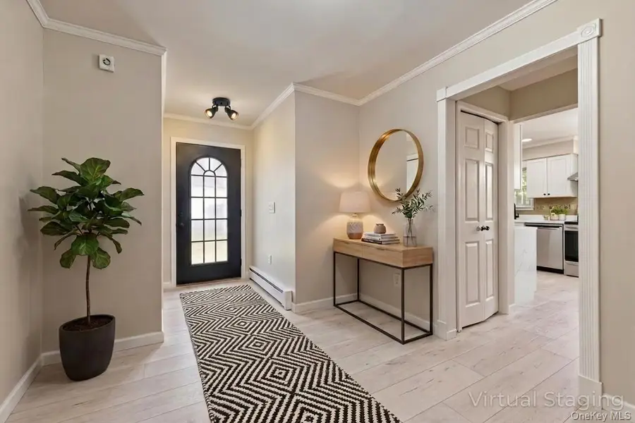 20 Veronica Court, Smithtown, NY 11787 - #3