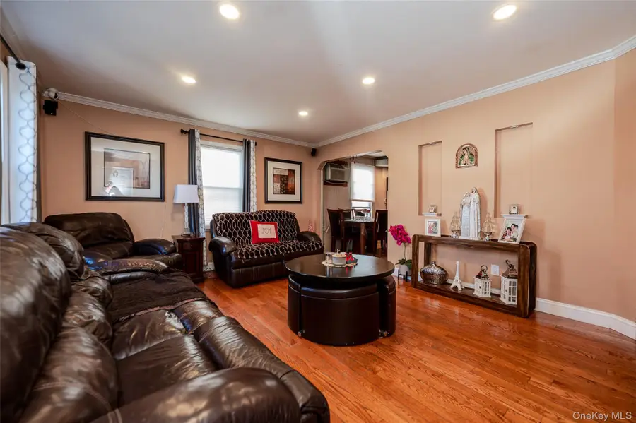 126 Scranton Avenue, Lynbrook, NY 11563 - #3