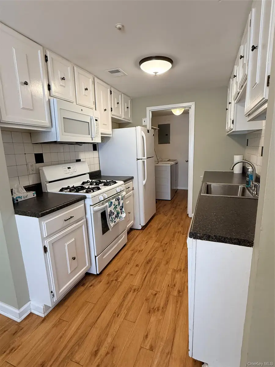86 Birchwood Road #402, Medford, NY 11763 - #3
