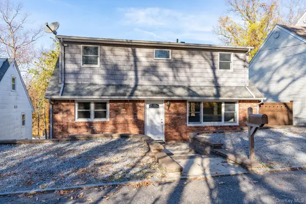 29 Potter Lane, Halesite, NY 11743