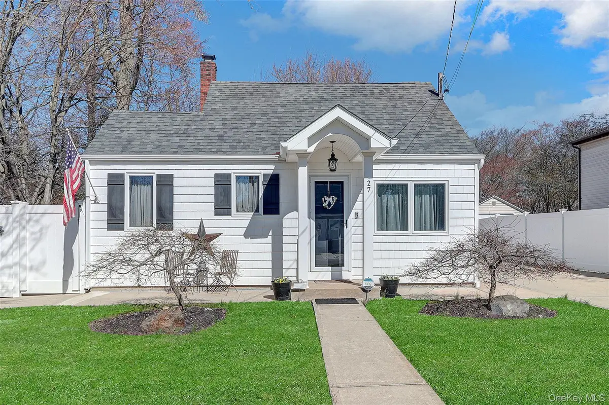 27 Tangier Drive, Sound Beach, NY 11789 - #1