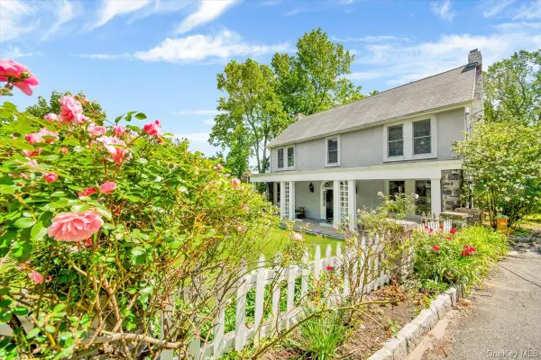 6 Sunset Lane, Hartsdale, NY 10530