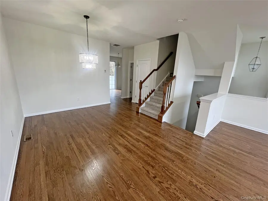 804 Hawthorn Way, New Windsor, NY 12553 - #2