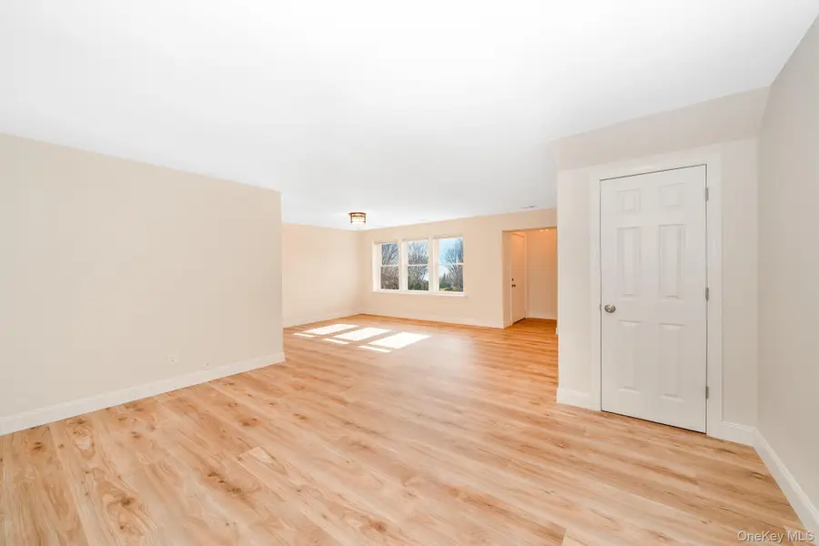 136 Artist Lake Drive, Middle Island, NY 11953 - #2