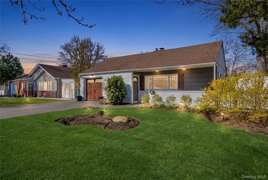 11 Grand Central Avenue, Amityville, NY 11701 - #3