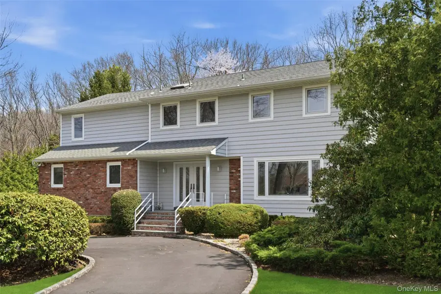 7 Seward Drive, Dix Hills, NY 11746 - #3