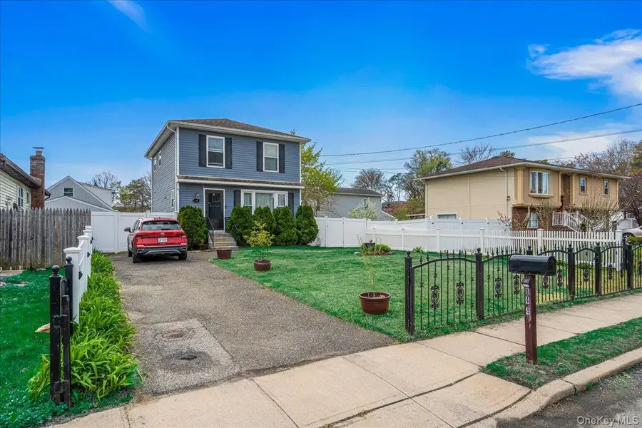 144 Washington Avenue, Wheatley Heights, NY 11798 - #2