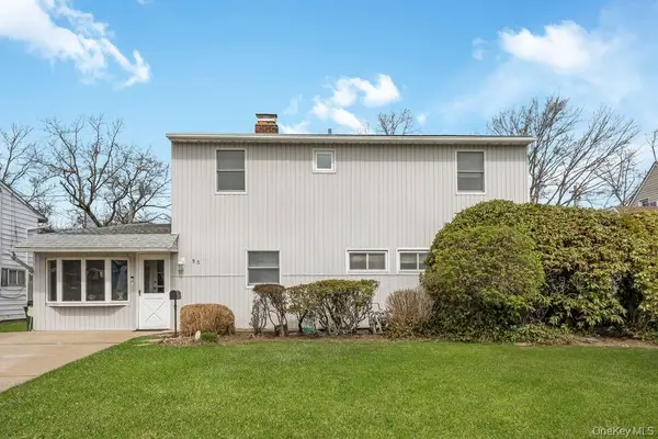 95 Elm Drive N, Levittown, NY 11756