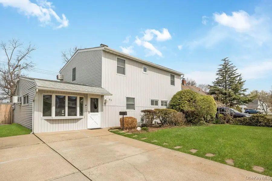 95 Elm Drive N, Levittown, NY 11756 - #2