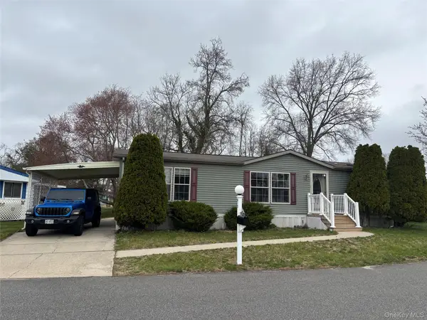 1661 Old Country Road #417, Riverhead, NY 11901