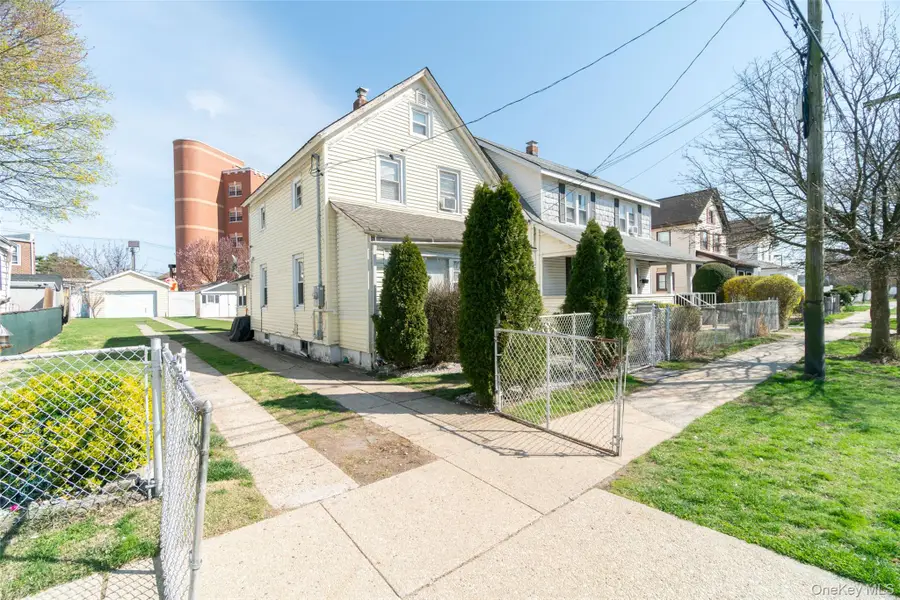 6 Linden Avenue, Hempstead, NY 11550 - #2