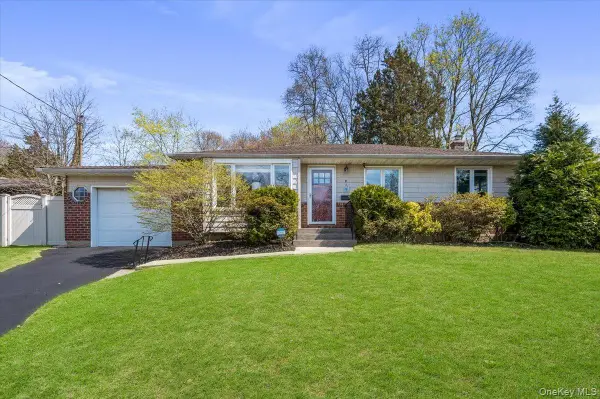 8 Bass Court, Huntington, NY 11743