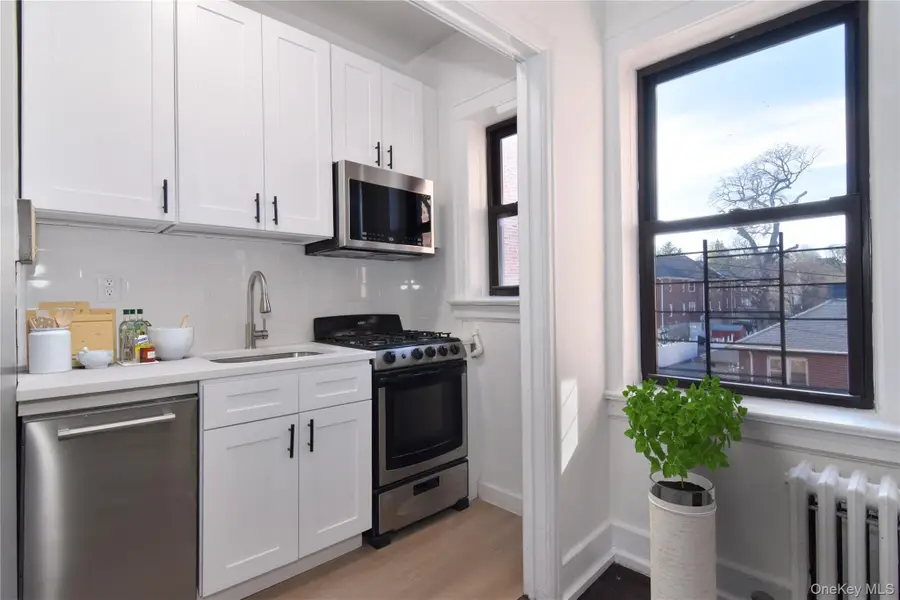 590 E 3rd Street #3M, Mount Vernon, NY 10553 - #3