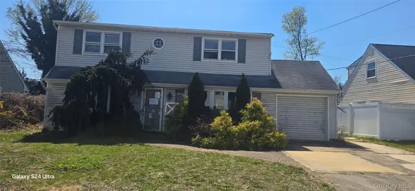 3680 Hilaire Way, Seaford, NY 11783