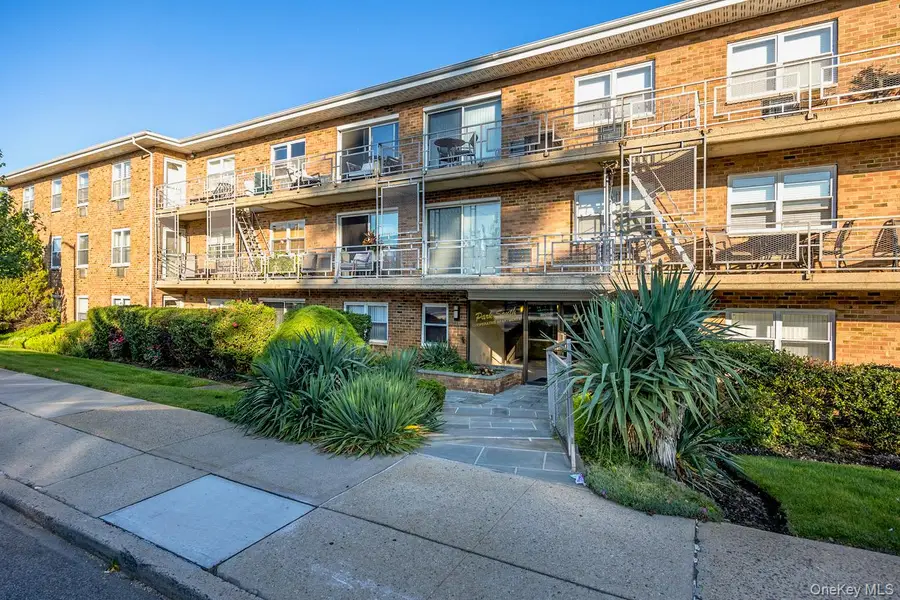 90 South Park Avenue #B3, Rockville Centre, NY 11570 - #2