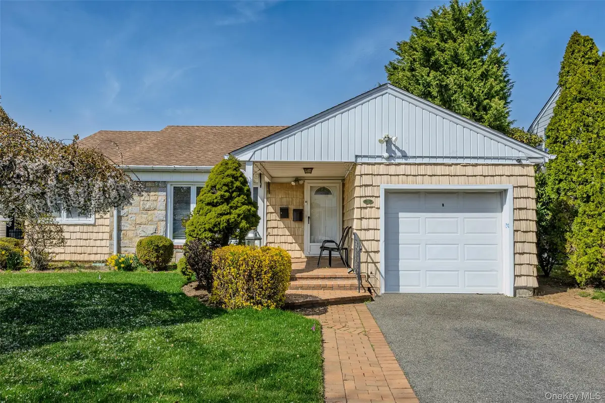 25 Lawrence Street, New Hyde Park, NY 11040 - #1