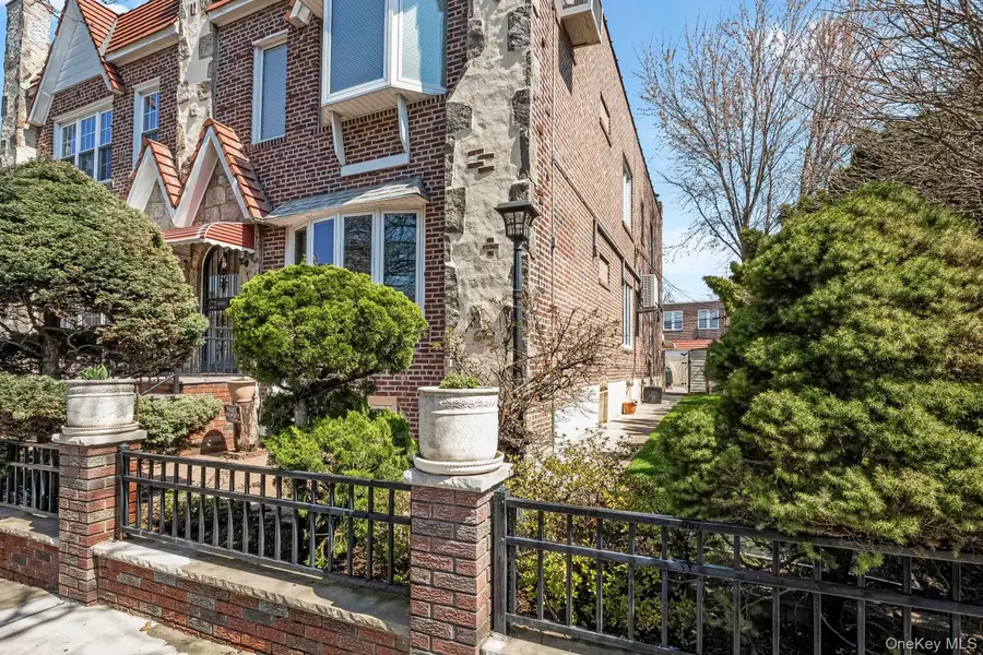 64-39 83rd Street, Middle Village, NY 11379 - #3