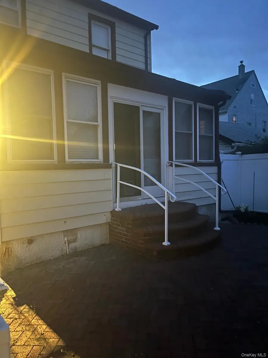 89 Carstairs Road, Valley Stream, NY 11581 - #2