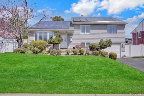 16 Amherst Drive, Massapequa, NY 11758