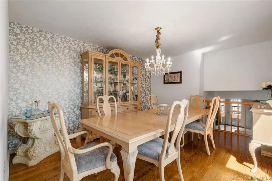 9 Eastern Drive, New Hyde Park, NY 11040 - #2