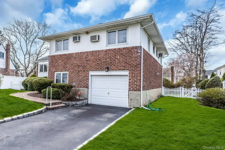 85 Audrey Avenue, Plainview, NY 11803 - #3