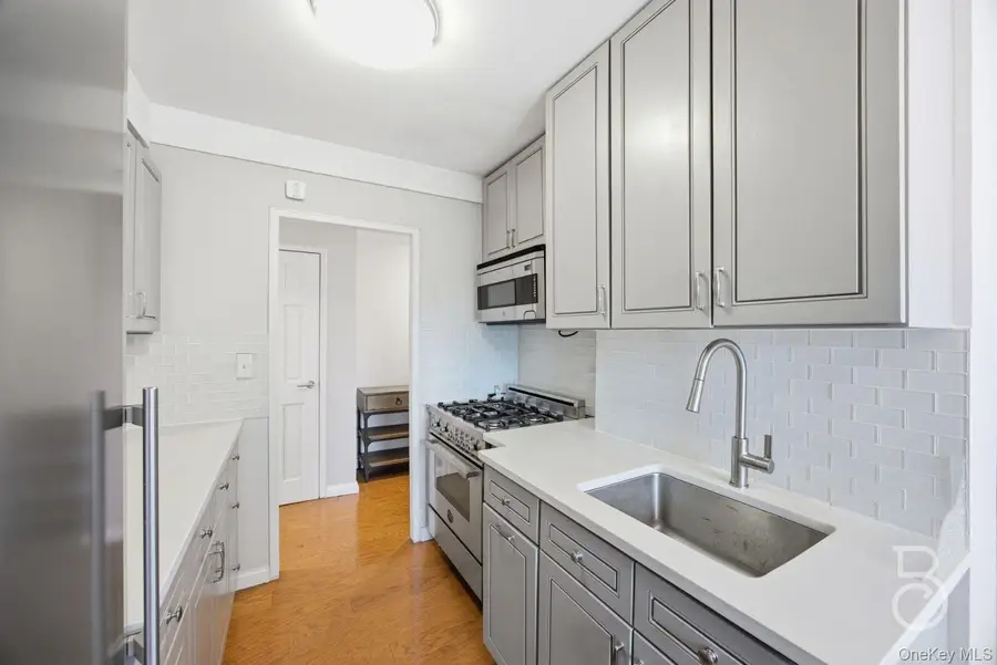 33-43 14th Street #10A, Astoria, NY 11106 - #2