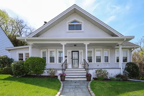 101A Glenwood Road, Glenwood Landing, NY 11547