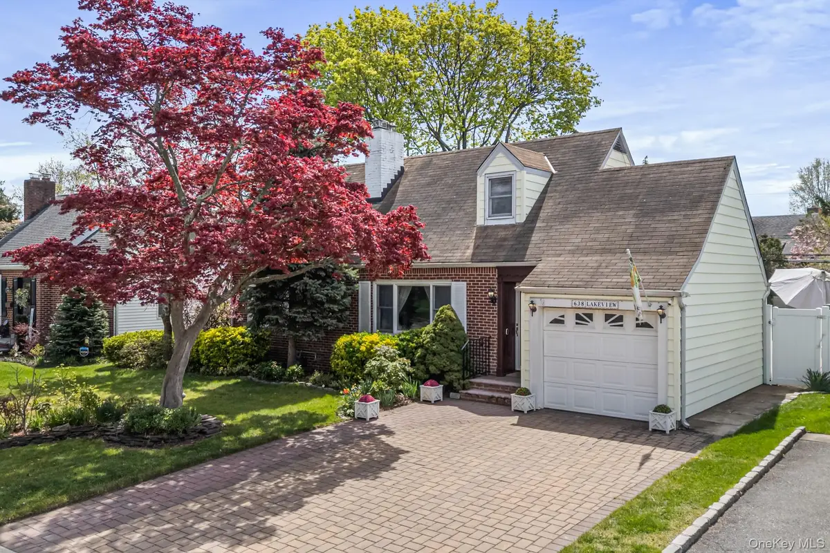 638 Lakeview Avenue, Rockville Centre, NY 11570 - #1