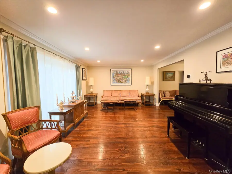 241-11 52nd Avenue, Douglaston, NY 11362 - #3