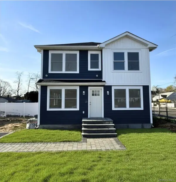 4 Lee Avenue, Bay Shore, NY 11706