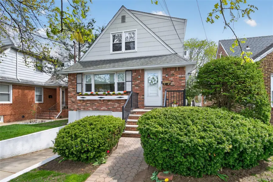 21 Whitney Avenue, Floral Park, NY 11001 - #3